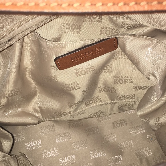 Michael Kors Millbrook Shoulder Bag